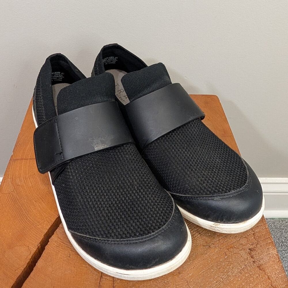 Women's Black Slip-On Sneakers